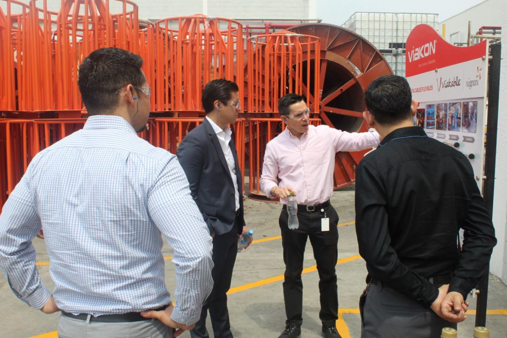 La visita del funcionario estatal consistió en brindarle más información acerca de Viakable, así como de la oferta de productos de Qualtia y BYDSA.