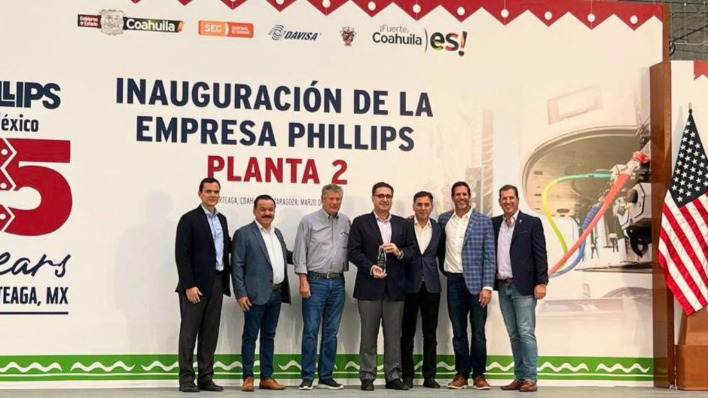 En el marco de su 95 aniversario, la empresa Phillips Industries le entregó a Viakable esta distinción.
